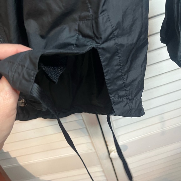 UNDER ARMOUR Storm x essential Black Hooded Rain Jacket new without tag - Picture 11 of 16